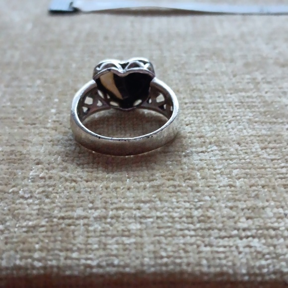 Silver Cut Out Heart Ring - Picture 3 of 10